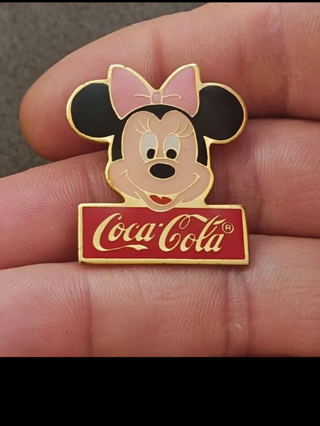 1986 Vintage Coca-Cola Minnie Mouse Limited Edition Gold Tone Enamel Pin 35$